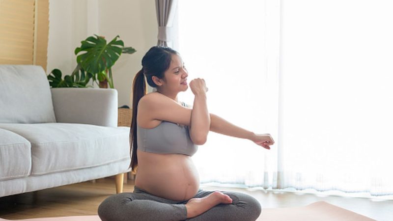 Yoga prénatal : les avantages et les conseils pour bien pratiquer